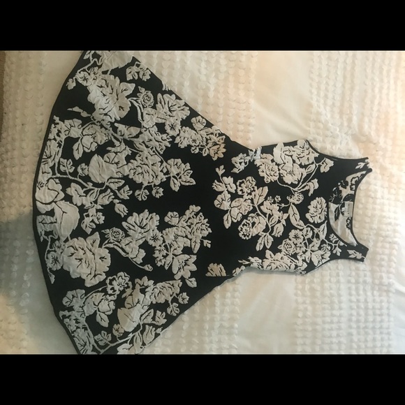 Millie dress from saks - Picture 3 of 4